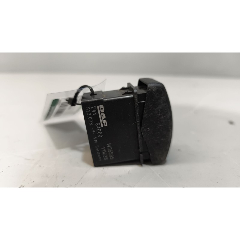 Recambio de interruptor para daf serie xf105.460 12.9 diesel referencia OEM IAM 1435595 - Blanco 3