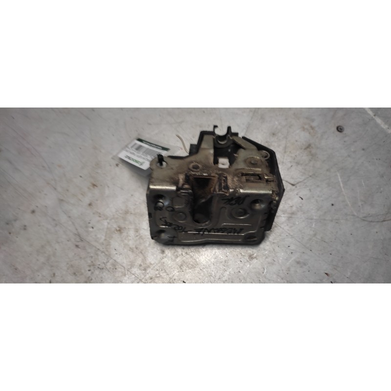 Recambio de cerradura puerta trasera derecha para renault megane i berlina hatchback (ba0) 1.4e rl referencia OEM IAM   