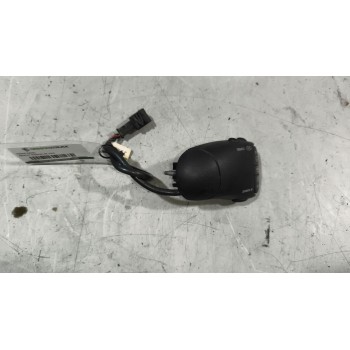 Recambio de mando radio para renault magnum ab 2005 12.8 diesel referencia OEM IAM 5010589997  