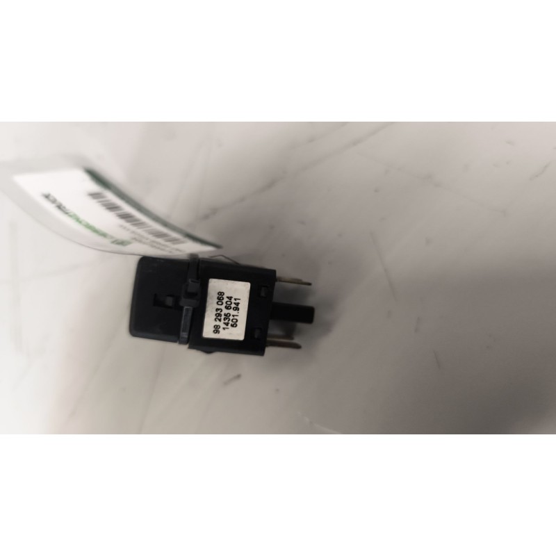 Recambio de interruptor para daf serie xf105.460 12.9 diesel referencia OEM IAM 1435604 - Blanco 2