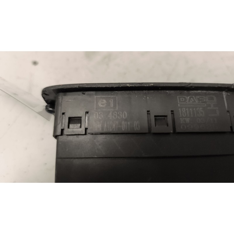 Recambio de mando elevalunas delantero izquierdo para daf serie xf105.460 12.9 diesel referencia OEM IAM 1811135 - Blanco 2