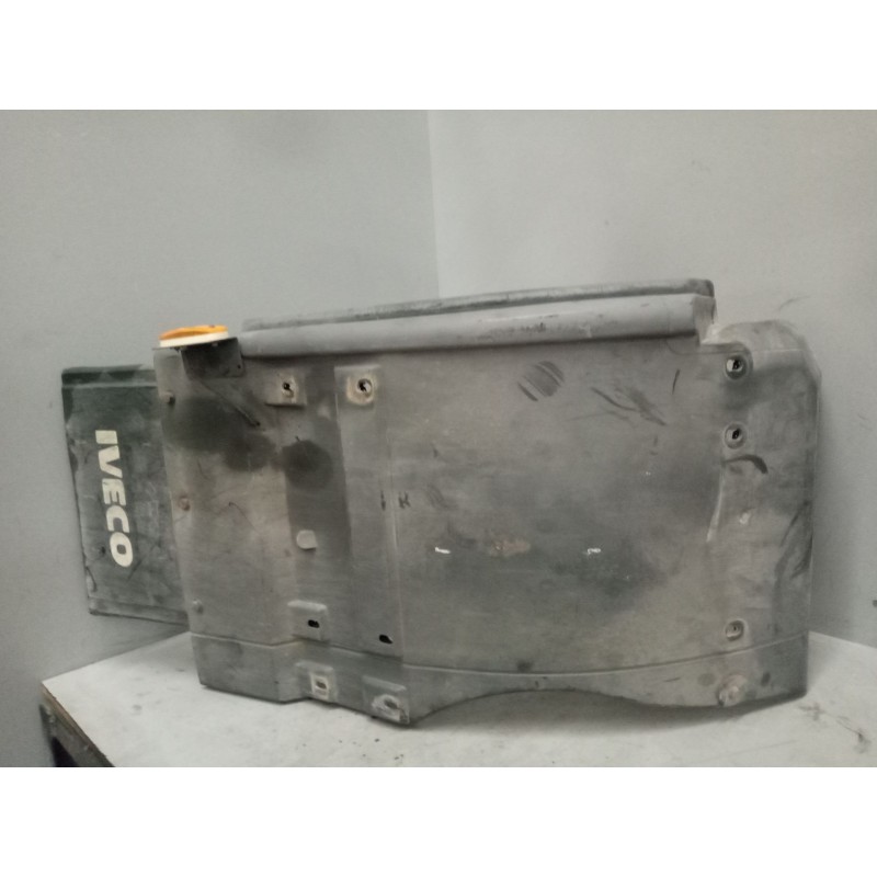 Recambio de guardabarros delantero izquierdo para iveco stralis (as) 12.9 diesel referencia OEM IAM 504138502  