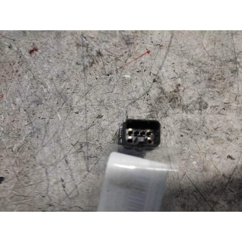 Recambio de boton antivaho para kia carens 2.0 turbodiesel cat referencia OEM IAM   6 PINS - Blanco 2