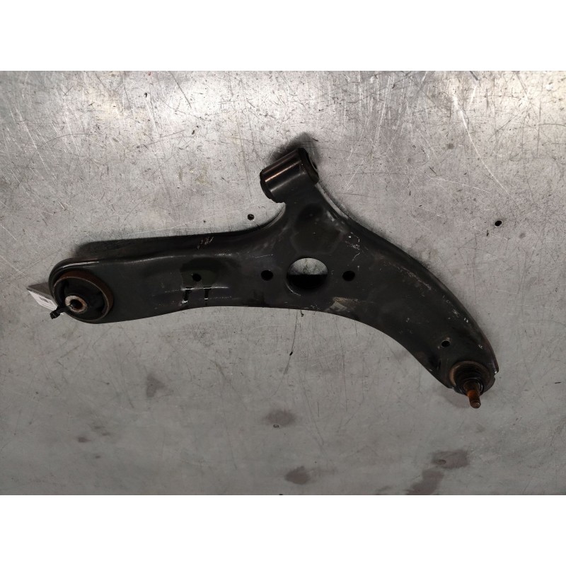 Recambio de brazo suspension inferior delantero derecho para hyundai i20 city s referencia OEM IAM   