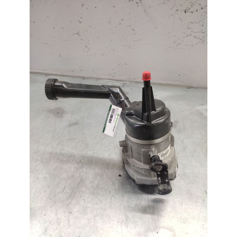Recambio de bomba direccion para peugeot 308 confort referencia OEM IAM 9684979180  