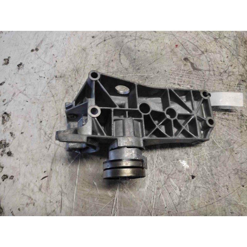Recambio de soporte alternador para volkswagen polo berlina (6n2) trendline referencia OEM IAM 032145169AJ 2