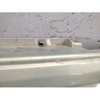 Recambio de rejilla delantera central para land rover discovery v6 td se referencia OEM IAM   