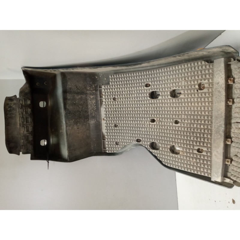 Recambio de guardabarros delantero izquierdo para mercedes-benz axor 3-ejes 25/26t 2004  6.4 diesel (om 906 la) referencia OEM I 2