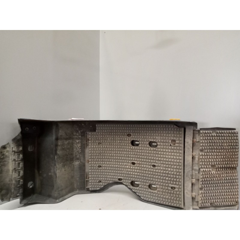 Recambio de guardabarros delantero izquierdo para mercedes-benz axor 3-ejes 25/26t 2004  6.4 diesel (om 906 la) referencia OEM I 5