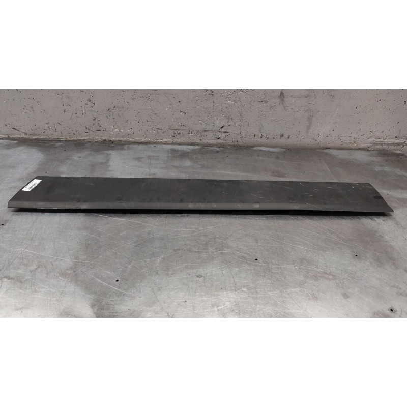 Recambio de moldura para renault trafic iii furgoneta (fg_) 2.0 dci 120 (fgmn) referencia OEM IAM 768556674  