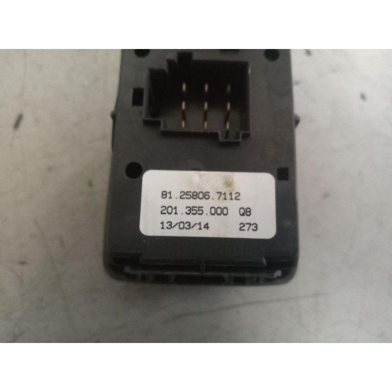Recambio de mando elevalunas delantero derecho para man tgx 18.480 12.4 diesel referencia OEM IAM 81258067112 - Blanco 2