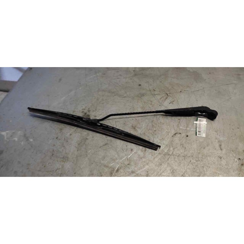 Recambio de brazo limpia delantero derecho para nissan pick-up (d22) cabina simple profesional 4x4 referencia OEM IAM - Rojo 2