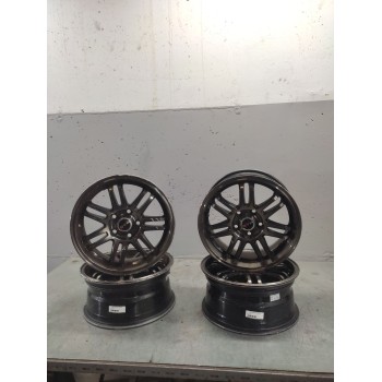 Recambio de juego llantas para kia carnival td ls referencia OEM IAM 16X7JJ ET40  5 TORNILLOS