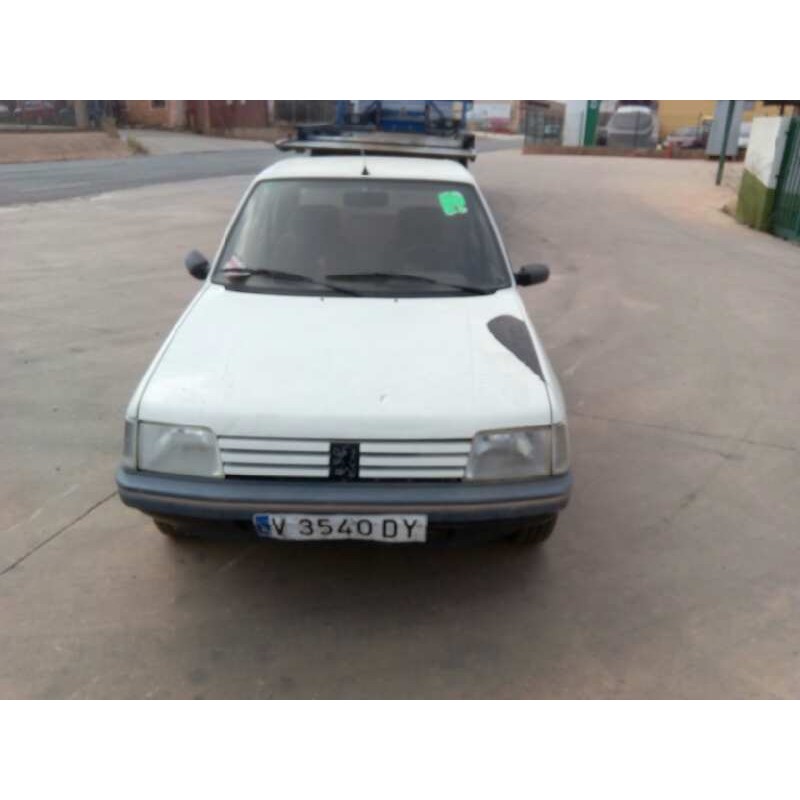 PEUGEOT 205 BERLINA