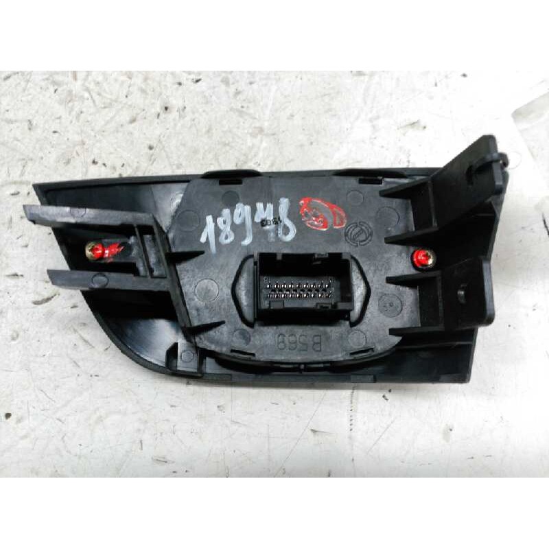 Recambio de botonera para fiat stilo (192) 1.6 16v referencia OEM IAM B569 2