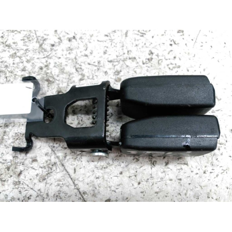Recambio de enganche de cinturon trasero central para renault scenic ii grand confort dynamique referencia OEM IAM  3ª FILA - Negro 3