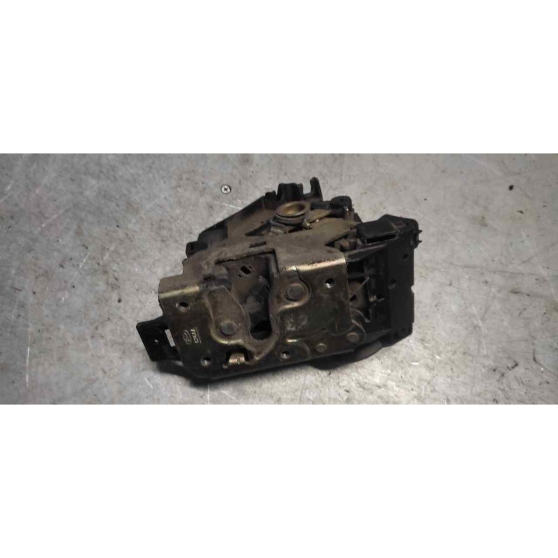 Recambio de cerradura puerta trasera izquierda para ford focus berlina (cak) ghia referencia OEM IAM  3PINS 