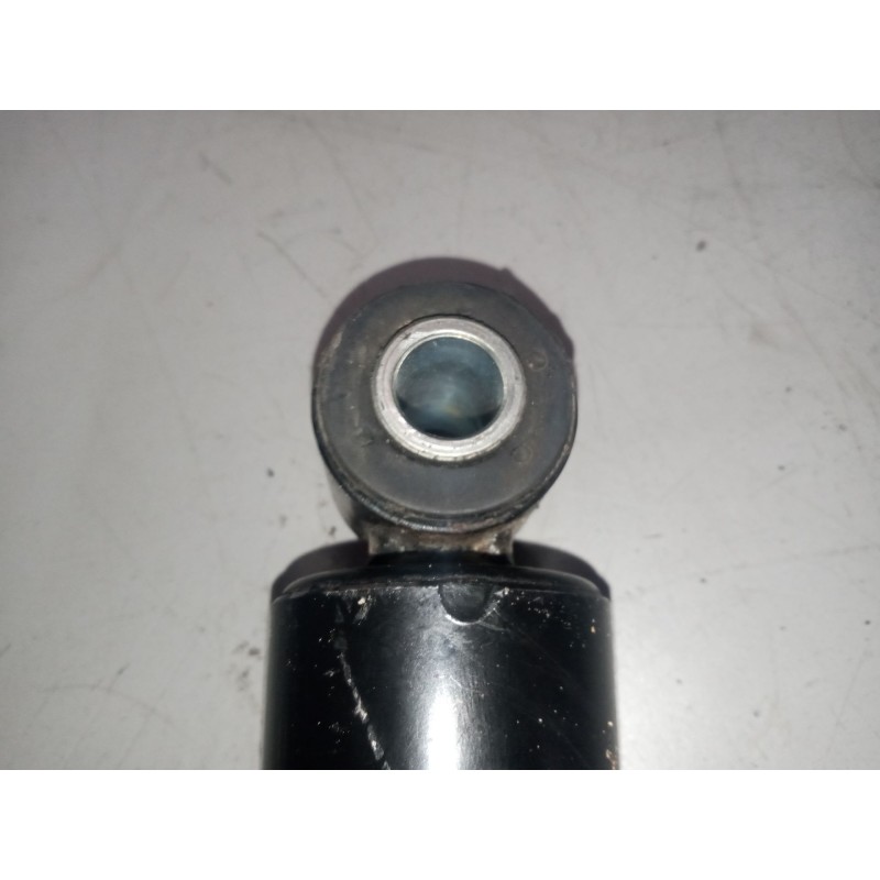 Recambio de amortiguador delantero derecho para nissan cabstar 01.04  3.0 diesel referencia OEM IAM 423142 MARCA:JP GENUINE REPL - Rojo 2