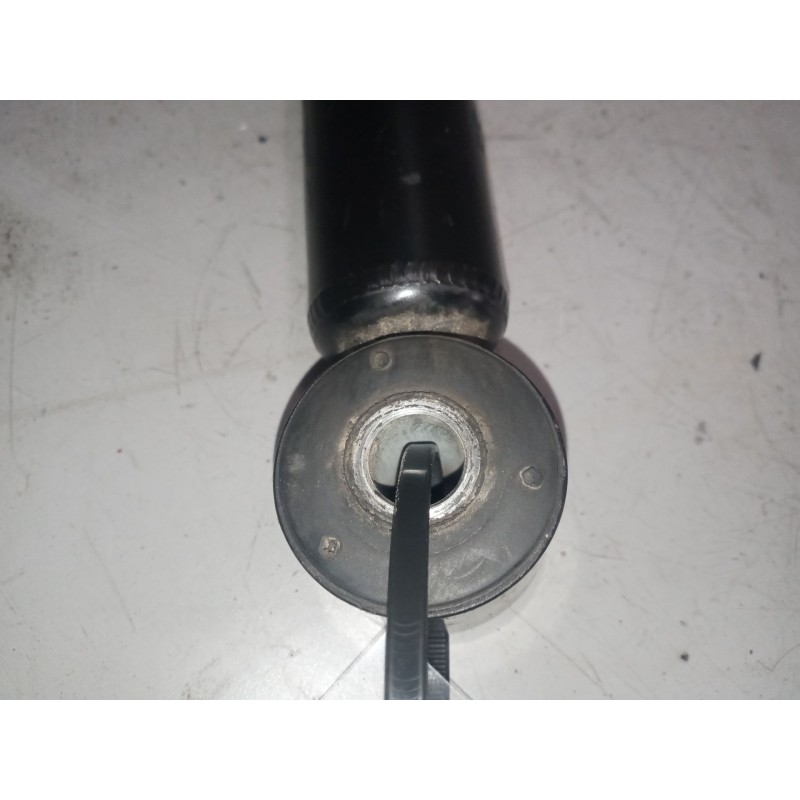 Recambio de amortiguador delantero derecho para nissan cabstar 01.04  3.0 diesel referencia OEM IAM 423142 MARCA:JP GENUINE REPL - Rojo 3