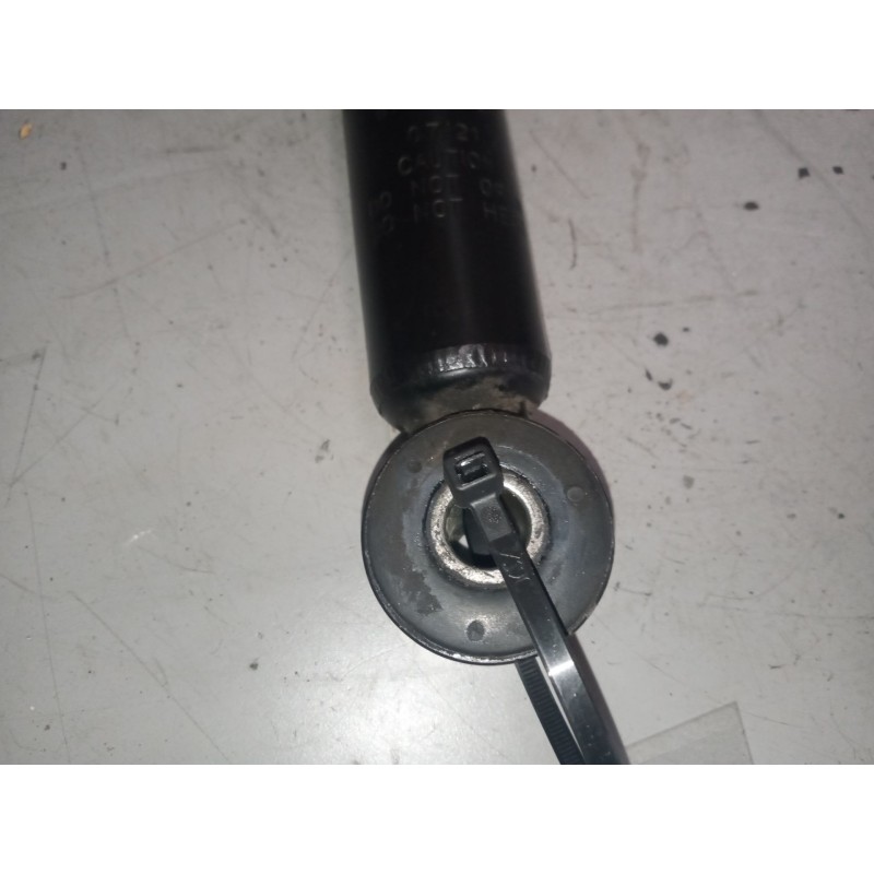Recambio de amortiguador delantero izquierdo para nissan cabstar 01.04  3.0 diesel referencia OEM IAM 614024 MARCA:JP GENUINE RE - Rojo 4