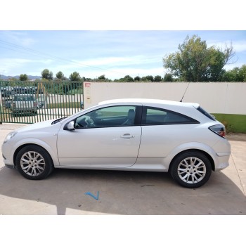opel astra h gtc (a04) del año 2009