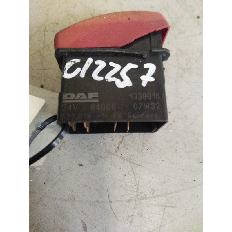 Recambio de warning para daf serie xf105.410 fsa 4x2 space-cab referencia OEM IAM 1339016 - Amarillo 3