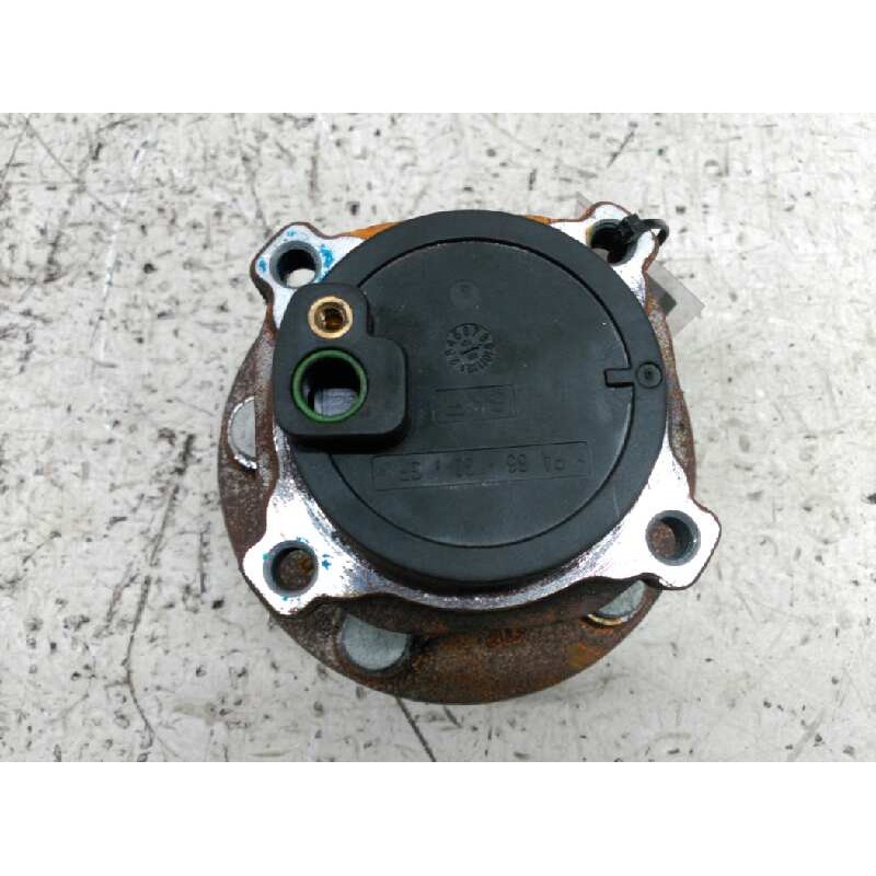 Recambio de buje trasero derecho para ford focus berlina (cap) ghia referencia OEM IAM - Blanco 2