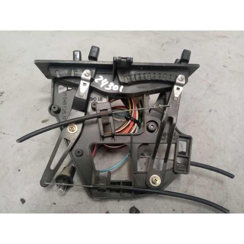 Recambio de mando calefaccion / aire acondicionado para nissan trucks atleon 165 referencia OEM IAM 810421263F - Blanco 2