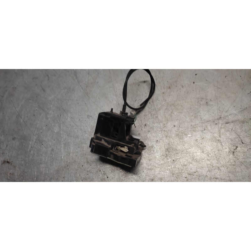 Recambio de cerradura puerta trasera derecha para renault scenic ii confort dynamique referencia OEM IAM 2