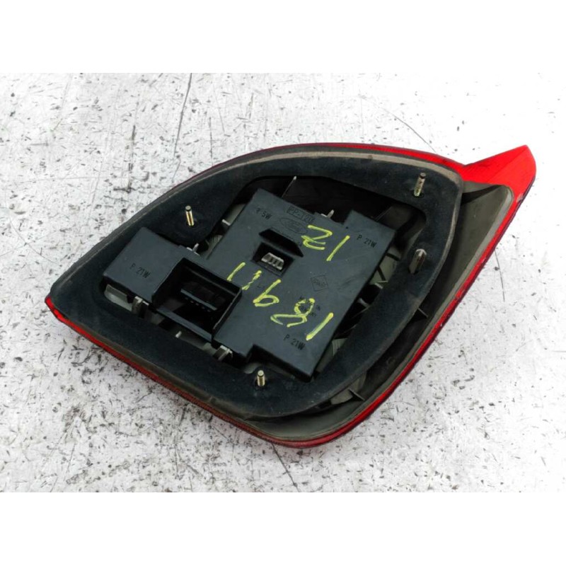 Recambio de piloto trasero izquierdo para ford fiesta berlina básico referencia OEM IAM - Verde 2