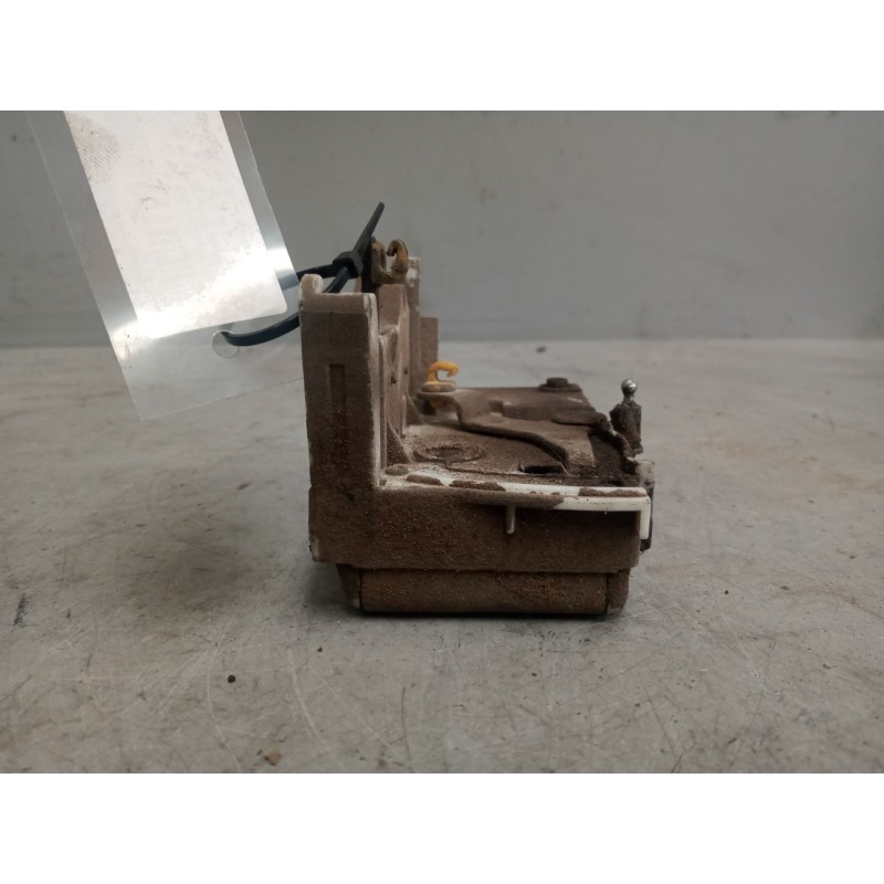 Recambio de cerradura puerta delantera izquierda para iveco eurocargo 05.03  5.9 diesel referencia OEM IAM - Blanco 2
