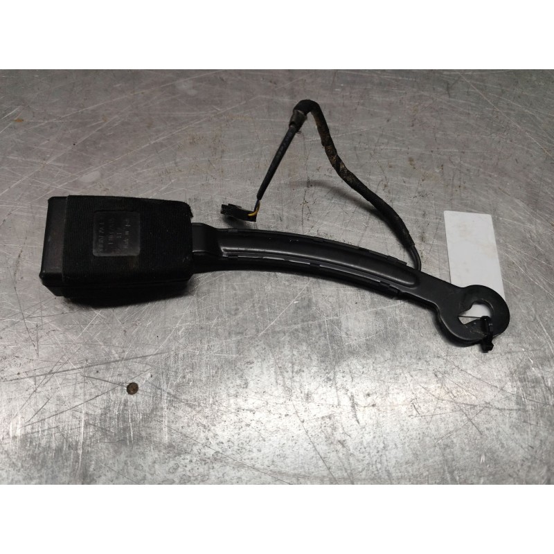 Recambio de enganche de cinturon delantero derecho para seat leon (5f1) 1.6 tdi referencia OEM IAM - Rojo 3