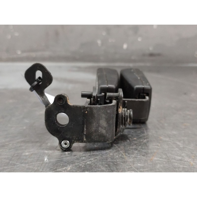 Recambio de enganche de cinturon trasero central para seat leon (5f1) 1.6 tdi referencia OEM IAM 5F0857739 - Rojo 3