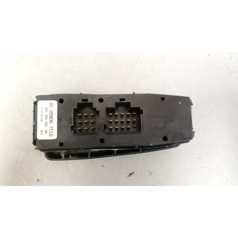 Recambio de mando elevalunas delantero derecho para man tgs referencia OEM IAM 81258067112 - Blanco 2