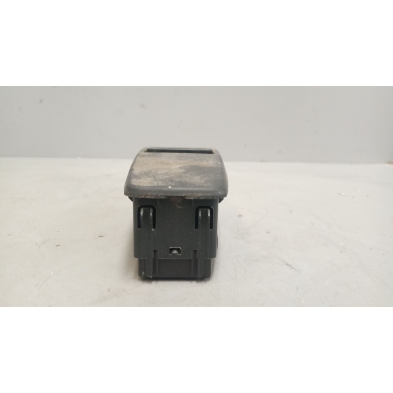 Recambio de mando elevalunas delantero derecho para man tgs referencia OEM IAM 81258067112 - Blanco 3
