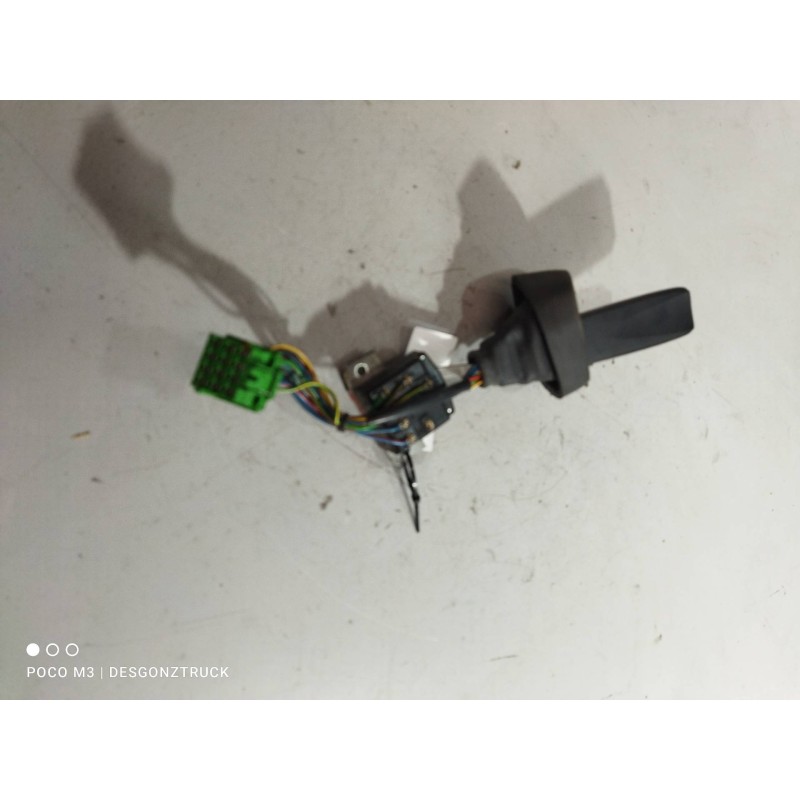 Recambio de mando limpia para volvo fh 500 12.8 diesel referencia OEM IAM 21005294 - Blanco 2