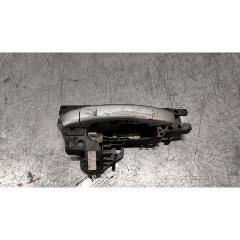 Recambio de maneta exterior trasera derecha para audi a4 ber. (b8) básico referencia OEM IAM 242538  