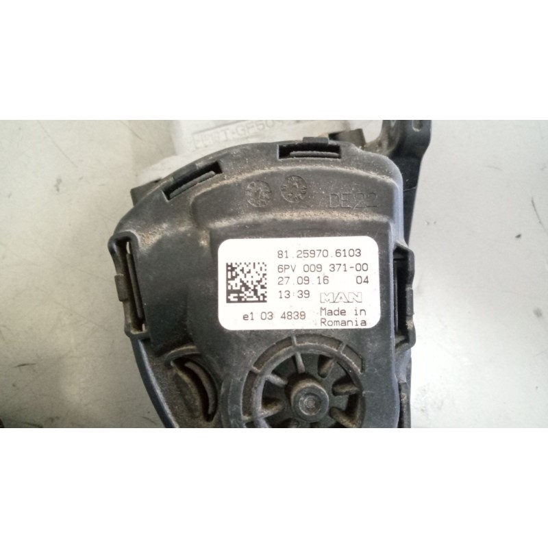 Recambio de pedal acelerador para man tgs referencia OEM IAM 81259706103 - Blanco 3