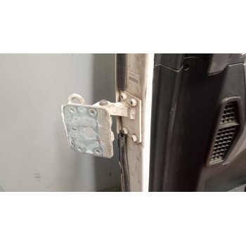 Recambio de puerta delantera derecha para man tgs referencia OEM IAM 81626004132  