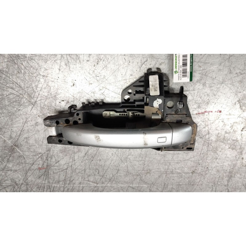 Recambio de maneta exterior delantera derecha para audi a4 ber. (b8) básico referencia OEM IAM 242538  
