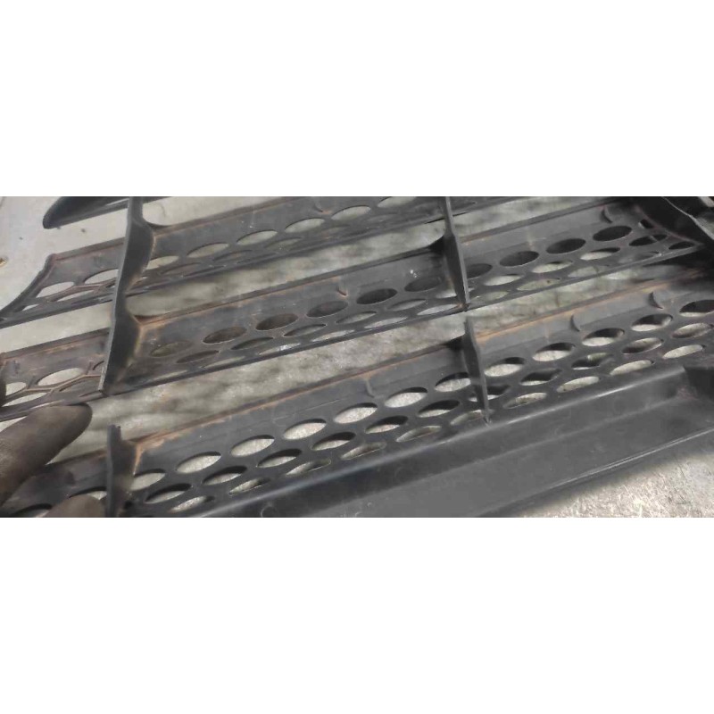 Recambio de rejilla delantera central para mercedes-benz vito (w639) basic, combi 109 cdi compacto (639.601) referencia OEM IAM - Gris 3
