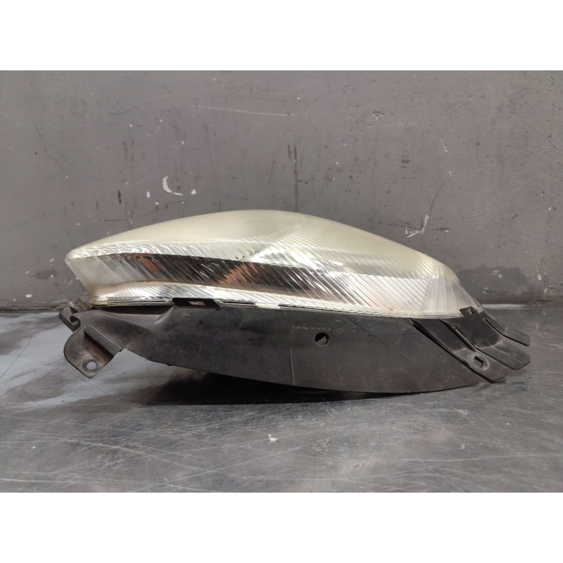 Recambio de faro derecho para citroën xsara picasso 2.0 hdi referencia OEM IAM 2