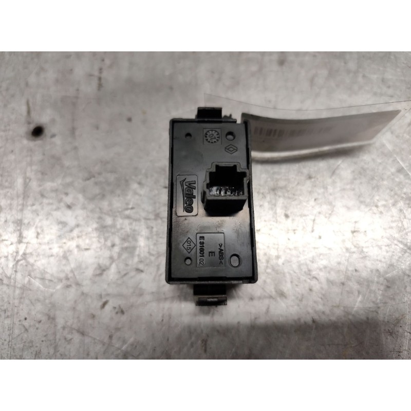 Recambio de warning para dacia dokker essential referencia OEM IAM 252905668RB  6 PINS - Blanco 2