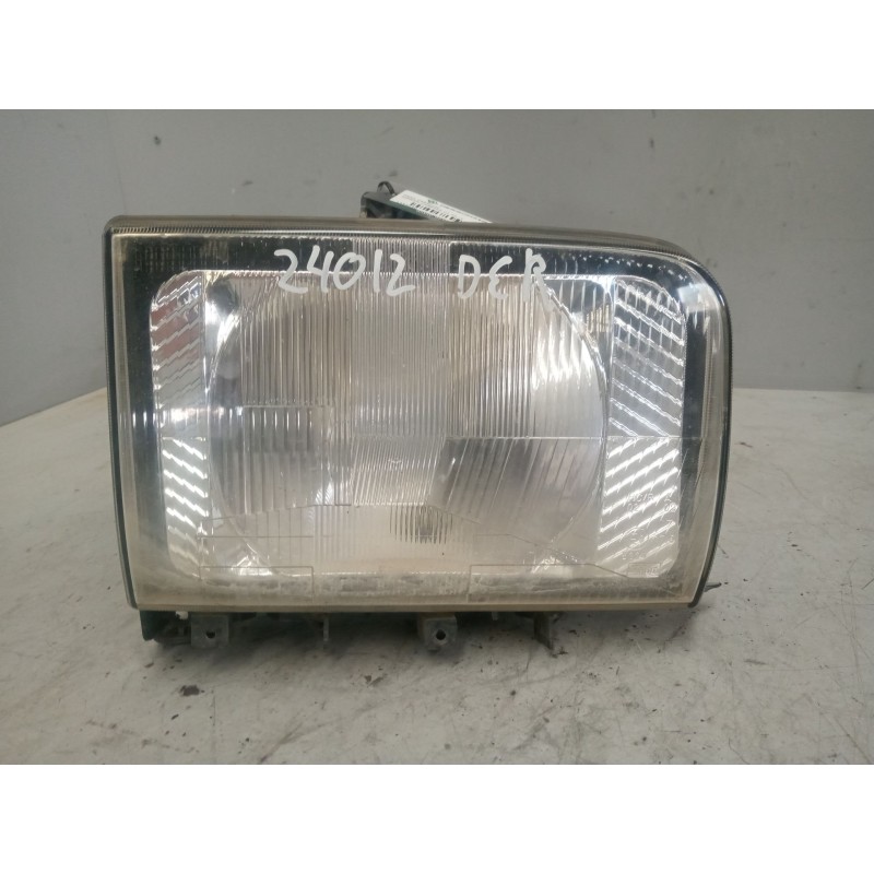 Recambio de faro derecho para nissan cabstar 01.04  3.0 diesel referencia OEM IAM 260109x204  