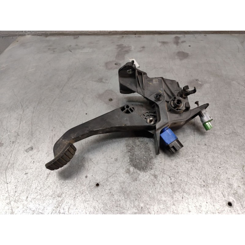 Recambio de pedal embrague para dacia dokker essential referencia OEM IAM 465038135R - Blanco 3