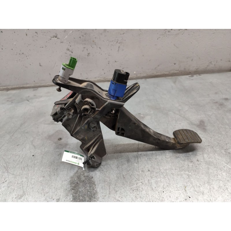 Recambio de pedal embrague para dacia dokker essential referencia OEM IAM 465038135R - Blanco 4