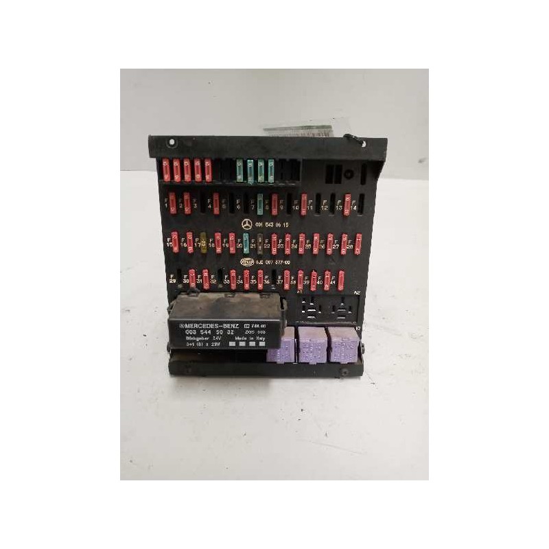 Recambio de caja reles / fusibles para mercedes-benz axor 2-ejes 18 ton 2004  6.4 diesel (om 906 la) referencia OEM IAM 00154306 - Blanco