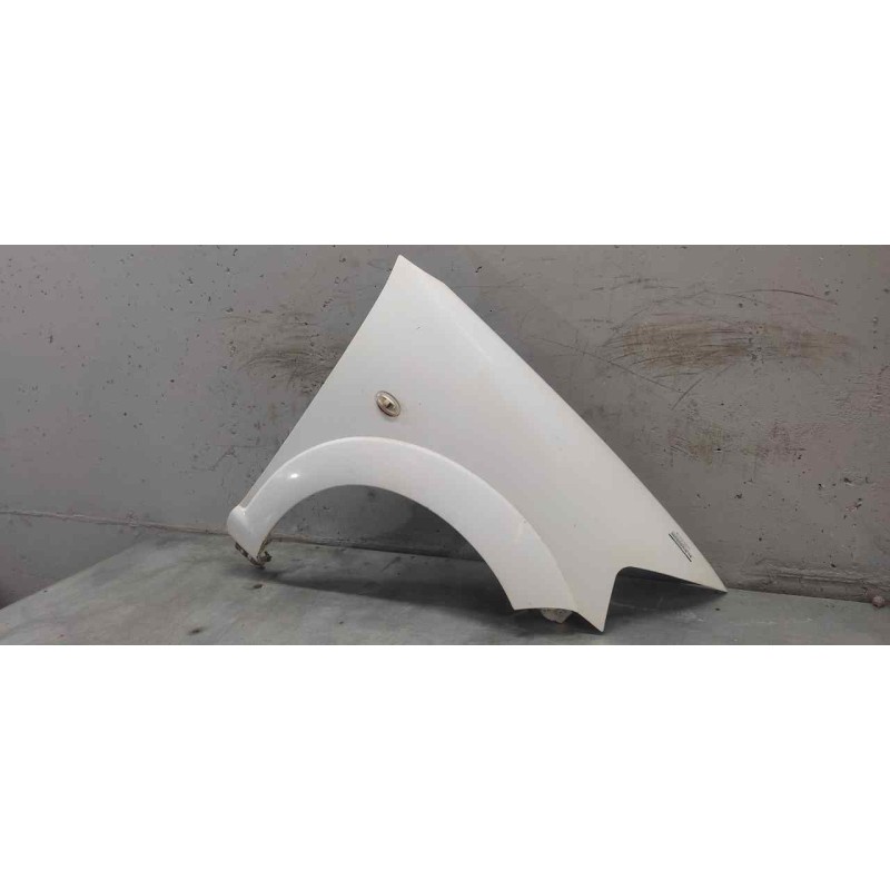 Recambio de aleta delantera derecha para citroën c3 hdi 70 furio referencia OEM IAM - Blanco 2