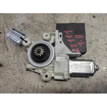 MOTOR ELEVALUNAS TRASERO DERECHO 981537100 5WK11575E 