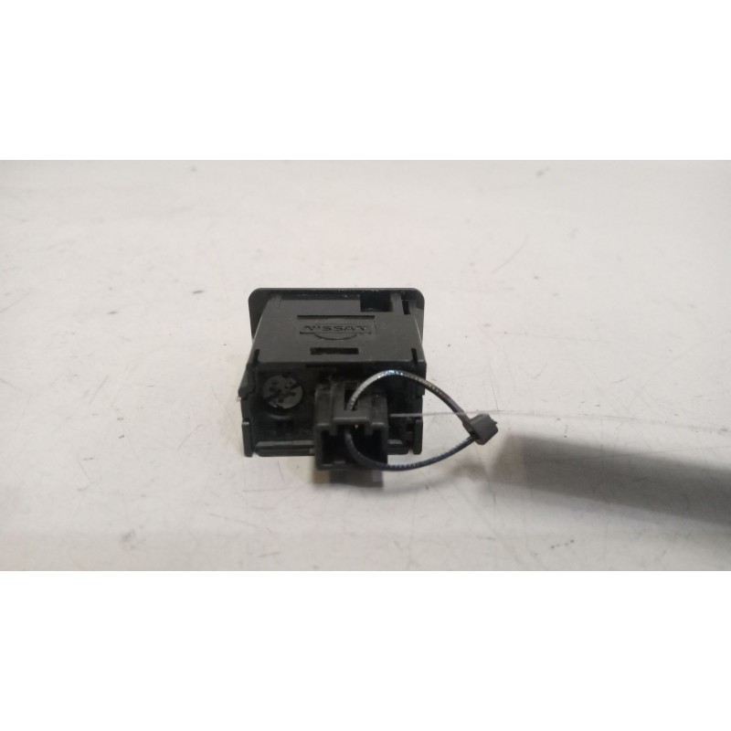 Recambio de interruptor para nissan nt400 cabstar (f24m) 28.12, 32.12, 35.12 (f91an) referencia OEM IAM 255702Y015 - Blanco 2